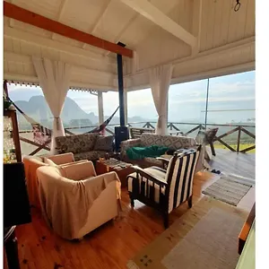 Vista Da Montanha. Casa Inteira 6 Pessoas. Casa de Férias Barracão